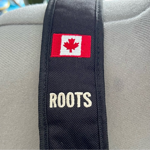 Roots Sling Camera Bag - Picture 7 of 8
